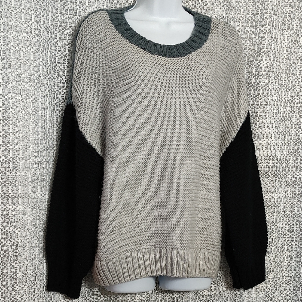 New Directions Gray and Black Crew Neck Sweater